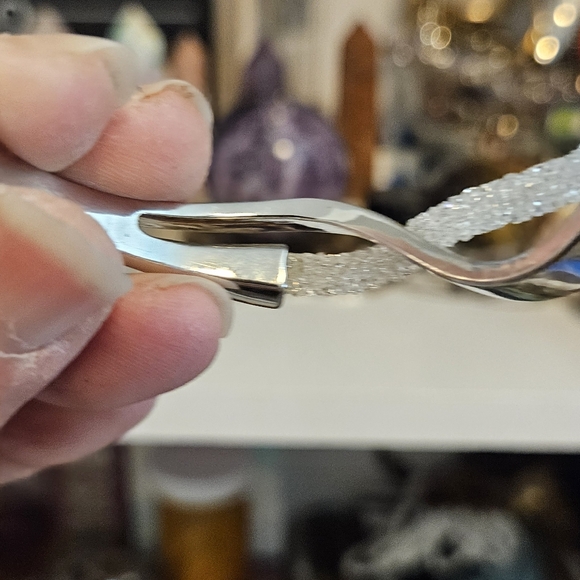 - Crushed Swarovski crystal cuff bracelet - Picture 4 of 7
